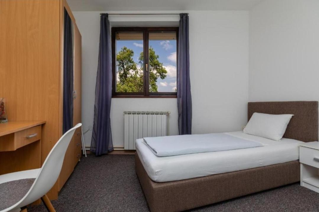 Apartment Karlovac Extérieur photo
