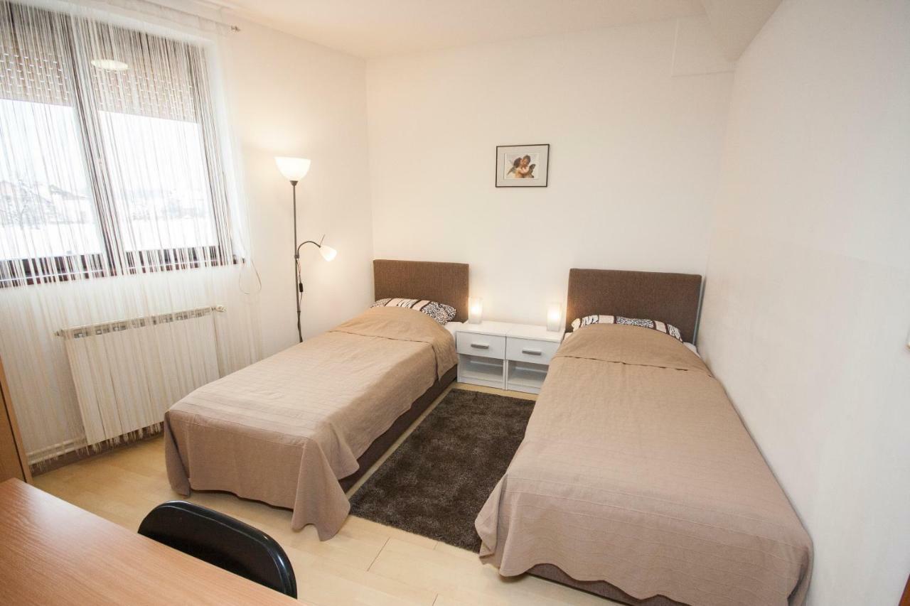 Apartment Karlovac Extérieur photo